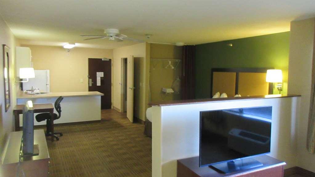 Mainstay Suites Rochester South Mayo Clinic Room photo